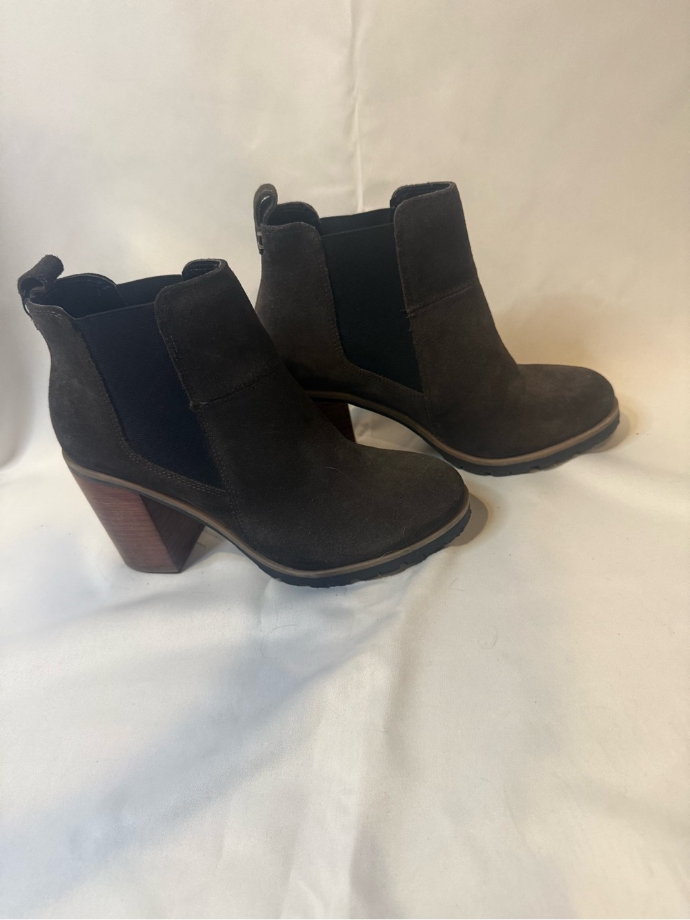 Crevo Alicia Womens 7 Charcoal Suede Leather Chelsea Ankle Boots Block Heel